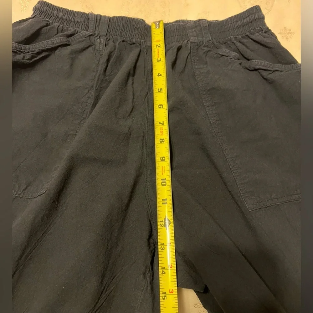 EUC White Stag Women's Black Relaxed Fit Cargo Pants/Capris size S/M